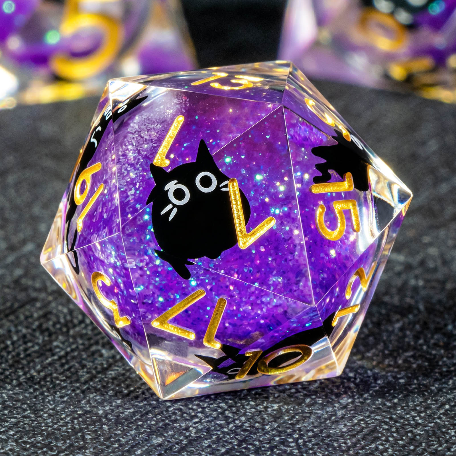 Board Game Dungeons And Dragons - مجموعة نرد كات ليكويد كور للعبة
